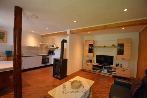 Wunderschn gelegenes, gerumiges Wohnhaus mit Terrasse und Garage auf groem Grundstck