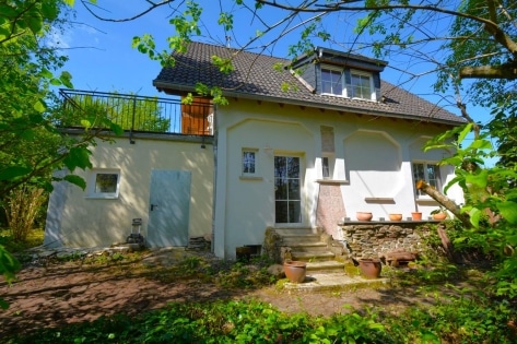 Wundersch�nes, ruhig gelegenes Einfamilienhaus mit Dachterrasse auf einem 7.399 m� gro�en Grundst�ck
