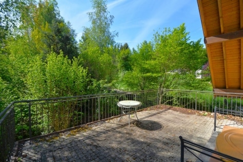 Wundersch�nes, ruhig gelegenes Einfamilienhaus mit Dachterrasse auf einem 7.399 m� gro�en Grundst�ck