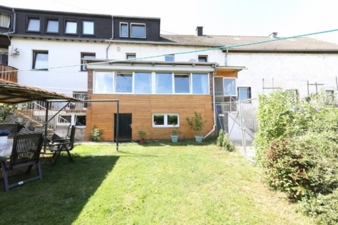 Zu verkaufen 2 Huser, die derzeit als Ferienhuser vermietet werden, zwischen Eifel und Mosel