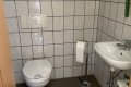 Zum Verkauf angeboten wird diese Gewerbehalle mit B�rogeb�ude und gro�z�giger Freifl�che