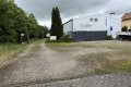 Zum Verkauf angeboten wird diese Gewerbehalle mit B�rogeb�ude und gro�z�giger Freifl�che