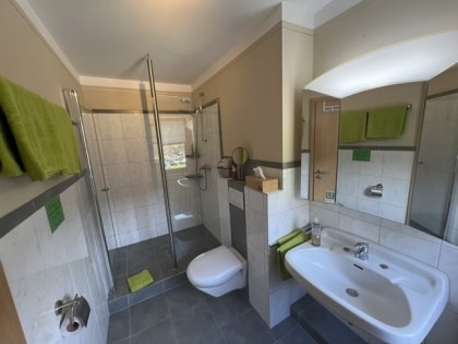 Zur bernahme: Modernes und umsatzstarkes Hotel-Restaurant am Rursee