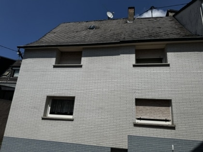 Zwangsversteigerung, Haus und Parkplatz