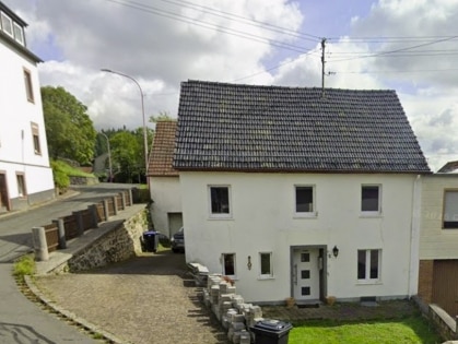 Zwangsversteigerung: vermietetes Einfamilienwohnhaus in der Eifelgemeinde Daun / Neunkirchen