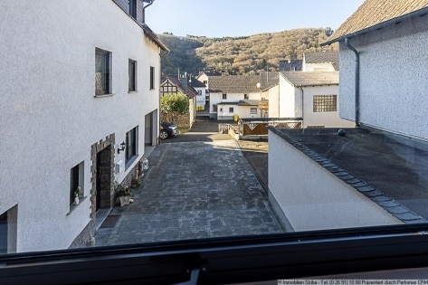 Zwei Einfamilienh�user im Ortskern von H�nningen: Eigenheim und Anlageobjekt ideal kombinierbar