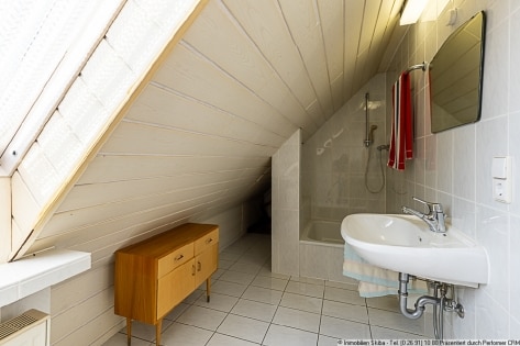 Zwei Einfamilienh�user im Ortskern von H�nningen: Eigenheim und Anlageobjekt ideal kombinierbar