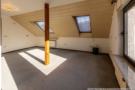 Zwei Einfamilienh�user im Ortskern von H�nningen: Eigenheim und Anlageobjekt ideal kombinierbar