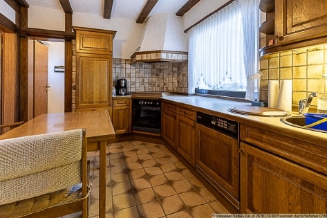 Zwei Einfamilienh�user im Ortskern von H�nningen: Eigenheim und Anlageobjekt ideal kombinierbar