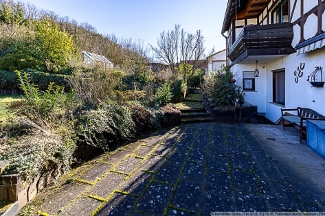 Zwei Einfamilienh�user im Ortskern von H�nningen: Eigenheim und Anlageobjekt ideal kombinierbar