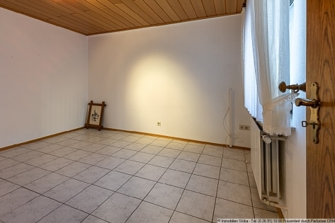 Zwei Einfamilienh�user im Ortskern von H�nningen: Eigenheim und Anlageobjekt ideal kombinierbar