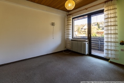 Zwei Einfamilienh�user im Ortskern von H�nningen: Eigenheim und Anlageobjekt ideal kombinierbar