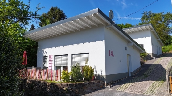 Zwei moderne Ferienhuser in Lf - Ihre Investitionschance in bester Mosellage!