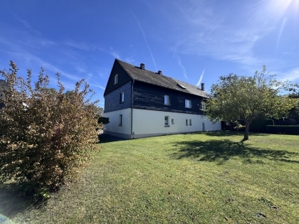 Zweifamilienhaus mit herrlichem Garten, gro�er Garage und viel Platz in Dommershausen-Dorweiler!