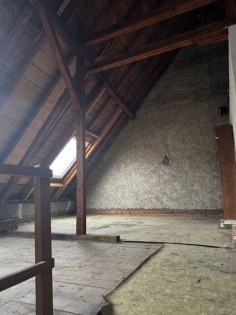 charmantes, vollst�ndig renoviertes Bauernhaus mit Werkstatt und sehr gro�er Scheune