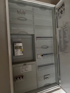 charmantes, vollst�ndig renoviertes Bauernhaus mit Werkstatt und sehr gro�er Scheune