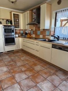 gepflegtes Einfamilienhaus f�r die junge Familie in Wolken - mit 2 Garagen, Stellplatz und Terrasse