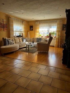 gepflegtes Einfamilienhaus f�r die junge Familie in Wolken - mit 2 Garagen, Stellplatz und Terrasse