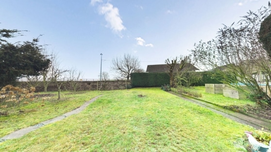 renoviertes, ehem. Bauernhaus in ruhiger Randlage mit einem gro�z�gigen, eingefriedeten Grundst�ck