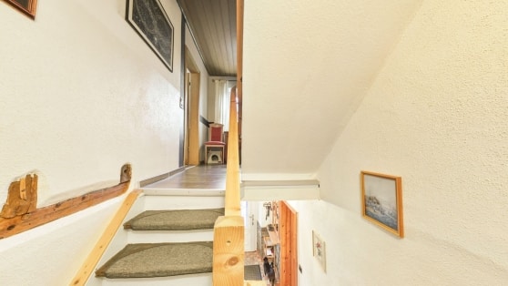 renoviertes, ehem. Bauernhaus in ruhiger Randlage mit einem gro�z�gigen, eingefriedeten Grundst�ck