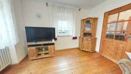 renoviertes, ehem. Bauernhaus in ruhiger Randlage mit einem gro�z�gigen, eingefriedeten Grundst�ck