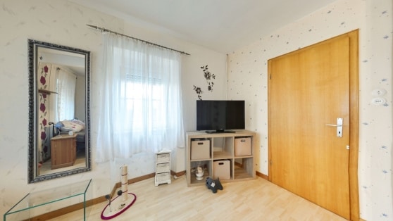 renoviertes, ehem. Bauernhaus in ruhiger Randlage mit einem gro�z�gigen, eingefriedeten Grundst�ck