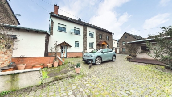 renoviertes, ehem. Bauernhaus in ruhiger Randlage mit einem gro�z�gigen, eingefriedeten Grundst�ck