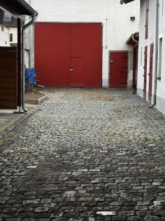 viel Platz in Sankt Sebastian. 2013 renoviertes Haus mit Scheune und Werkstatt
